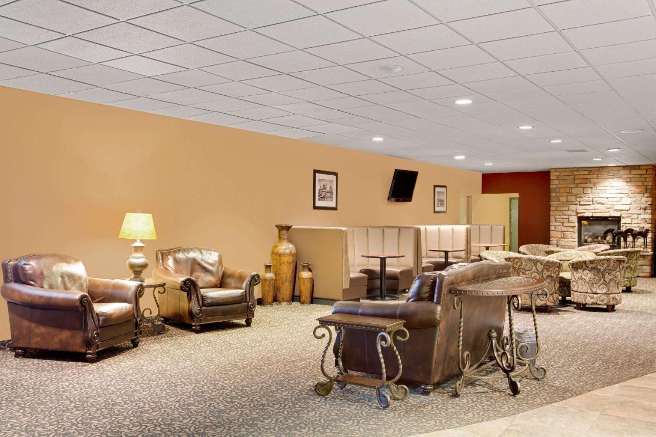 Ramada By Wyndham & Conference Center